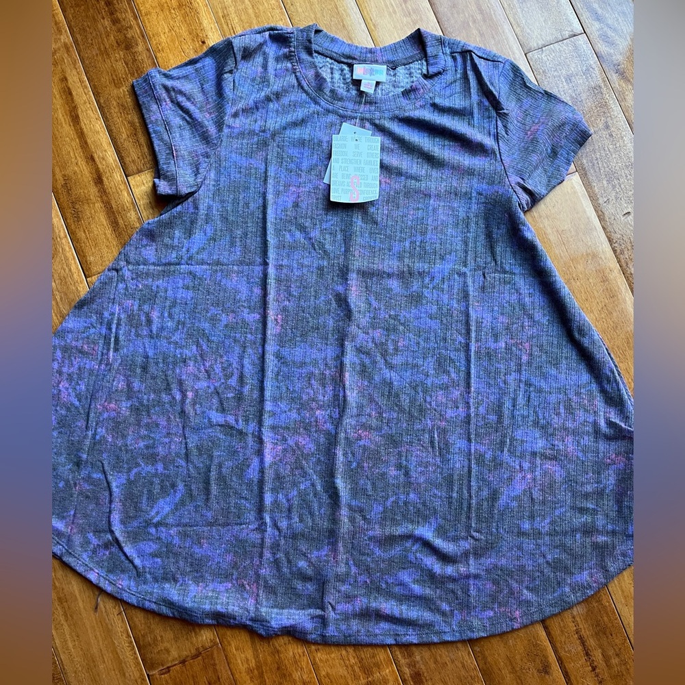 NWT Lularoe Erika swing top size S